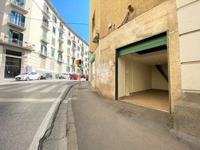 Negozio in Vendita a Napoli, 158'000€, 35 m²