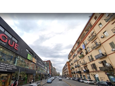Negozio in Vendita a Napoli, 55'000€, 31 m²