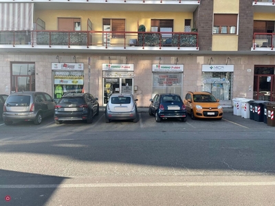 Negozio/Locale commerciale in Affitto in Via Pavia 14 a Rivoli