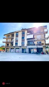 Negozio/Locale commerciale in Affitto in Via Rosa Jemma a Battipaglia