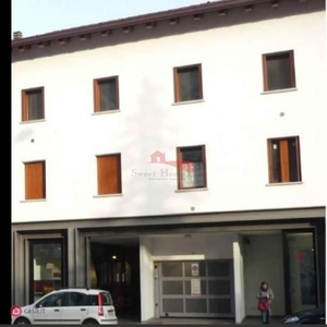 Negozio/Locale commerciale in Vendita in a Udine