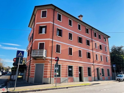 Negozio/Locale commerciale in Vendita in Viale Trieste a Udine