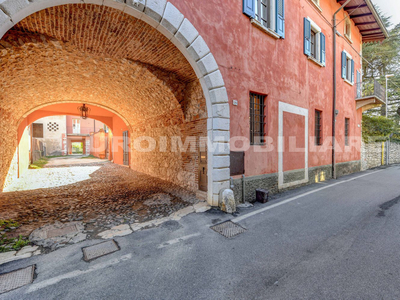 Palazzo / Stabile in vendita a Nuvolento