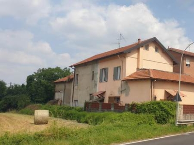 Quadrilocale in Via Cesare Battisti 58 a Cornate D'Adda
