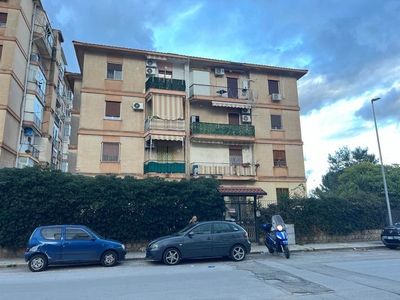 Trilocale ristrutturato in zona Michelangelo a Palermo