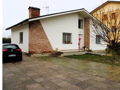 Casa indipendente in vendita a Chiesina Uzzanese
