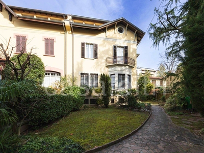 Villa bifamiliare in vendita a Bergamo Centrale