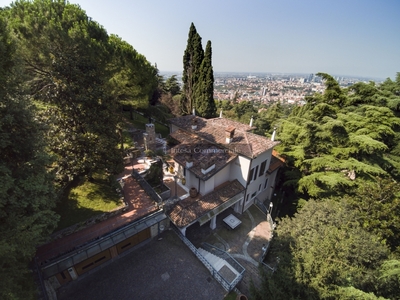 Villa in vendita a Brescia - Zona: Porta Venezia - Frazione: Brescia