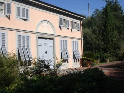 Villa in vendita a Lucca, Periferia