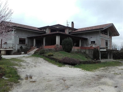 Villa in Via Serpara a Caiazzo