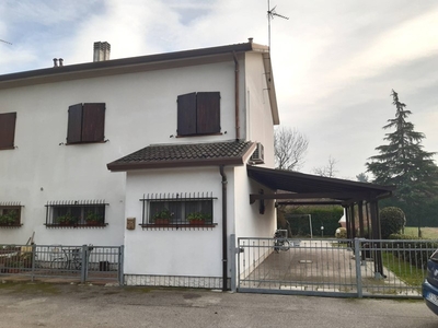 Villetta a schiera in Vendita a Ferrara, zona Porotto-Cassana, 208'000€, 180 m²
