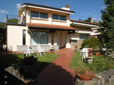 Villa in Via Mascagni a Montecatini Terme
