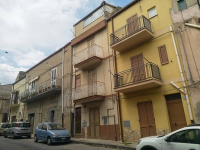 Casa singola in Via Portella 72 a Leonforte