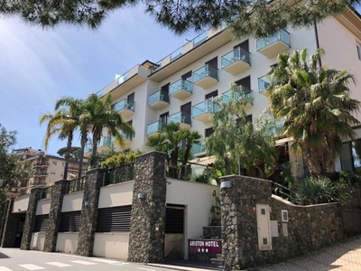 Hotel Ariston & Apartments