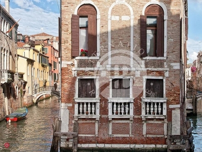 Appartamento in Vendita in a Venezia