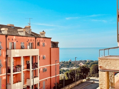 Appartamento in Vendita in Via degli Iris a Genova