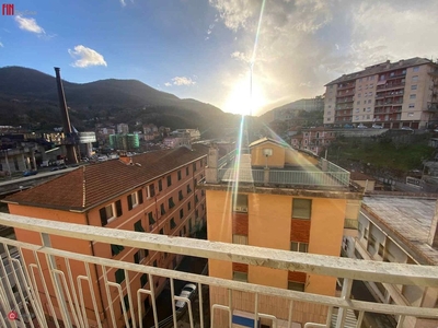 Appartamento in Vendita in Via Trossarelli a Genova