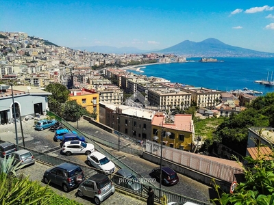 Bilocale in vendita a Napoli, Mergellina