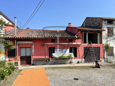 rustico / casale in vendita a Tezze sul Brenta