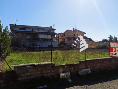 Terreno Residenziale in vendita a Roma via Mogorella