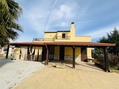 Villa bifamiliare in vendita a Altavilla Milicia Palermo Sperone