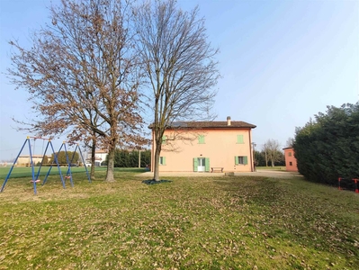 Villa in vendita a Cavezzo Modena