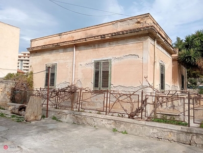 Villa in Vendita in Via Emiro Giafar 13 a Palermo
