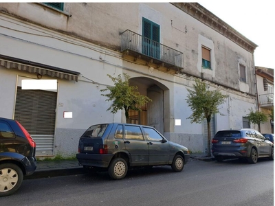 negozio in affitto a San Nicola la Strada