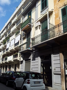Appartamento di 3 vani /70 mq a Bari - Carrassi (zona 2° trav. dopo il carcere)