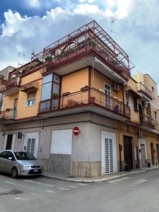 Appartamento di 3 vani /79 mq a Noicattaro (zona Centro)