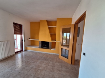 Appartamento di 4 vani /110 mq a Noicattaro (zona zona via mola)