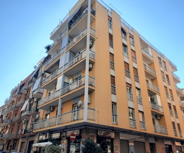 Appartamento di 5 vani /125 mq a Bari - Carrassi (zona Carrassi-San Pasquale)