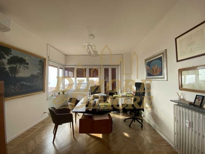 Appartamento in Affitto ad Verbania - 900 Euro