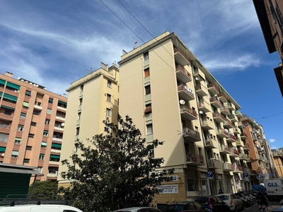 Appartamento in Vendita a Genova Via donghi