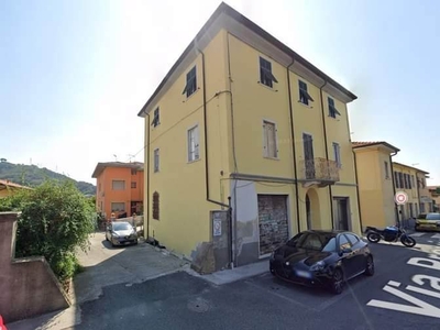 Appartamento in Via Provinciale Carrara Avenza 116 a Carrara