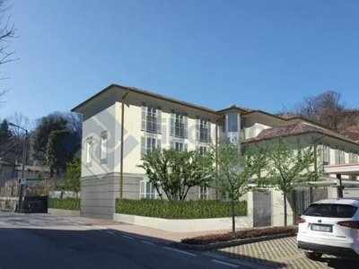 Attico in VIA DEI MULINI, Verano Brianza, 4 locali, 3 bagni, 170 m²