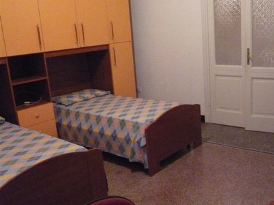 Camera in appartamento condiviso a Genova