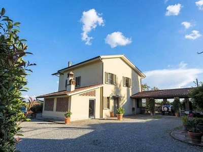Casa in vendita in Palaia, Italia