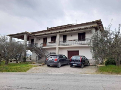 Casa in vendita in Sinalunga, Italia