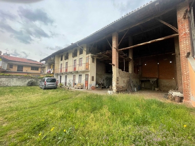 Casa indipendente in Vendita a Ciriè SP15