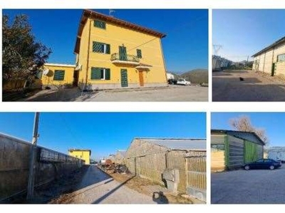 Palazzo in Via Savio 4, Aprilia, 8 locali, 2 bagni, 371 m² in vendita