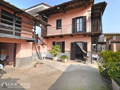 Porzione di casa con giardino in vendita a Campiglione-Fenile