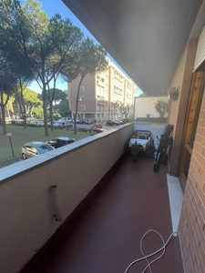 Quadrilocale a Livorno, 1 bagno, posto auto, 110 m², 1° piano