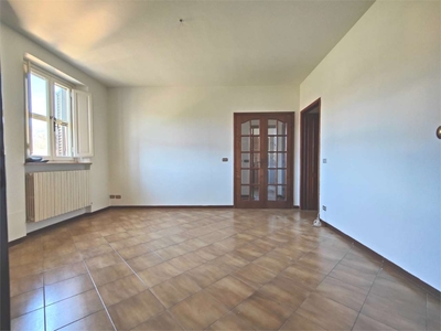 Quadrilocale in Via per Camaiore 4363, Lucca, 1 bagno, 65 m², 2° piano