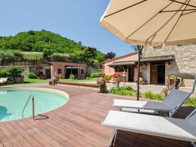 Splendida villa a Urbino con Piscina privata