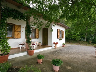 Squisita casa vacanze con giardino recintato in Umbria