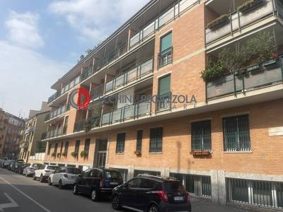 Trilocale in vendita, Milano villa pizzone