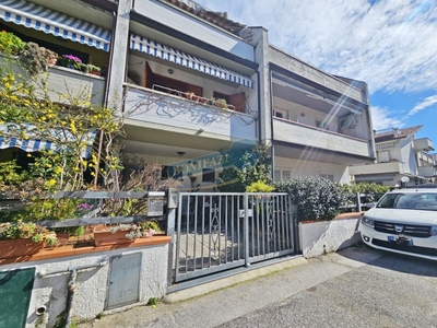 Villa a schiera in Via Della Guidicciona Est, Viareggio, 6 locali