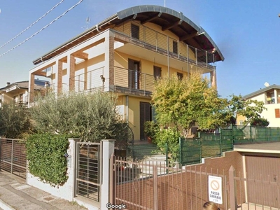 Villa in Frazione Velasca Via Pascoli 22, Vimercate, 7 locali, 2 bagni