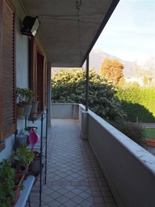 Villa in vendita a Costa Volpino Bergamo